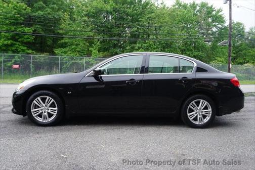 2015 INFINITI Q40 Base