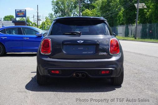 Moonwalk Gray Metallic 2015 MINI Hardtop Cooper S