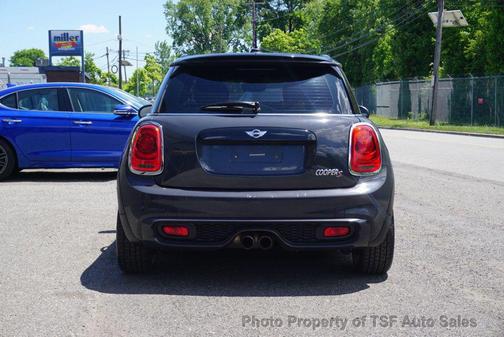 Moonwalk Gray Metallic 2015 MINI Hardtop Cooper S
