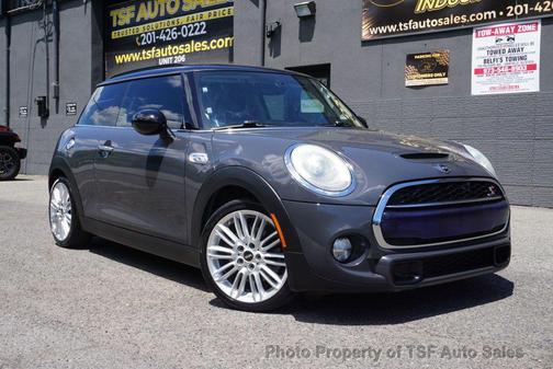 Moonwalk Gray Metallic 2015 MINI Hardtop Cooper S