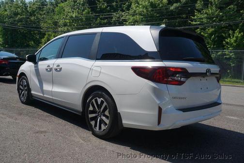 Platinum White Pearl 2025 Honda Odyssey EX-L