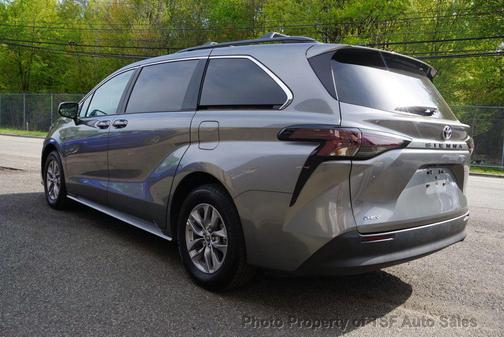 Cement 2026 Toyota Sienna LE