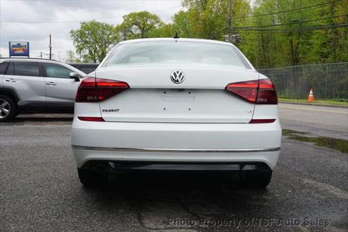 2018 Volkswagen Passat 2.0T R-Line