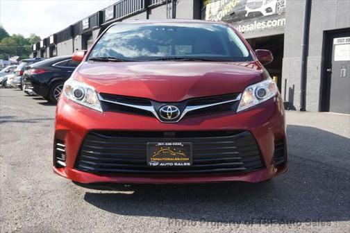 2018 Toyota Sienna LE