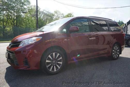 2018 Toyota Sienna LE