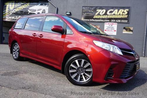 2018 Toyota Sienna LE