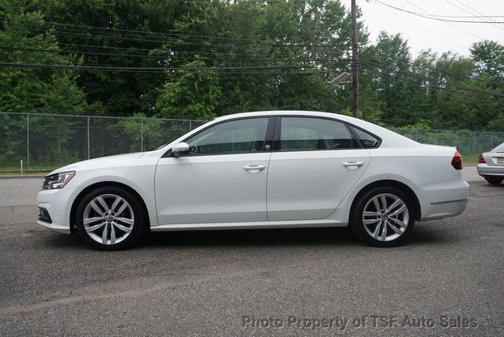 Pure White 2019 Volkswagen Passat 2.0T Wolfsburg Edition