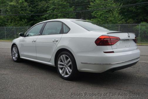 Pure White 2019 Volkswagen Passat 2.0T Wolfsburg Edition