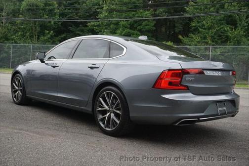 2018 Volvo S90 T6 Momentum