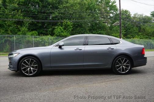 2018 Volvo S90 T6 Momentum