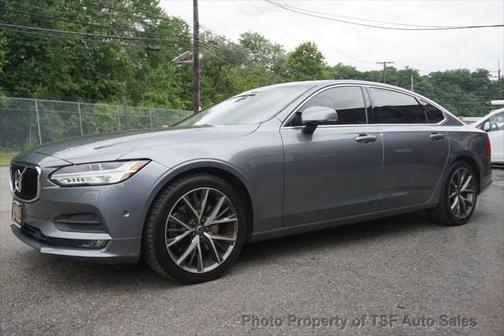 2018 Volvo S90 T6 Momentum