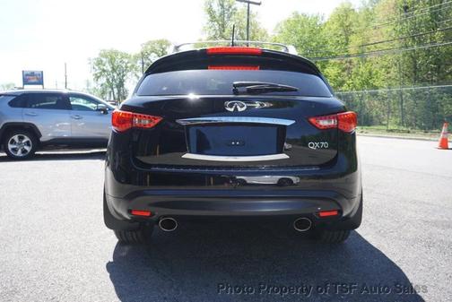 2015 INFINITI QX70 Base