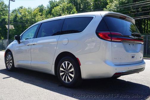 2024 Chrysler Pacifica Hybrid Select