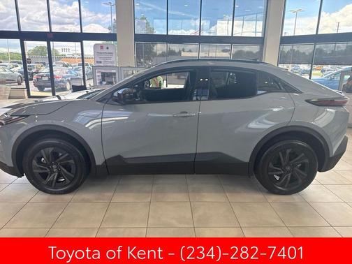 Cement 2026 Toyota C-HR SE