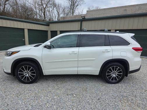Blizzard Pearl 2018 Toyota Highlander SE