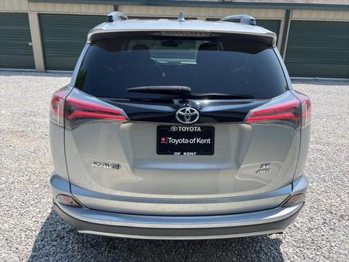 2017 Toyota RAV4 SE