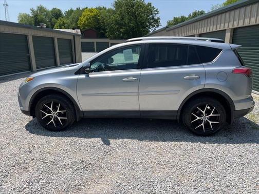 2017 Toyota RAV4 SE