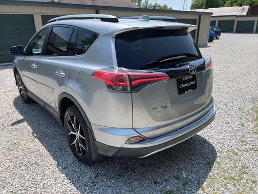 2017 Toyota RAV4 SE