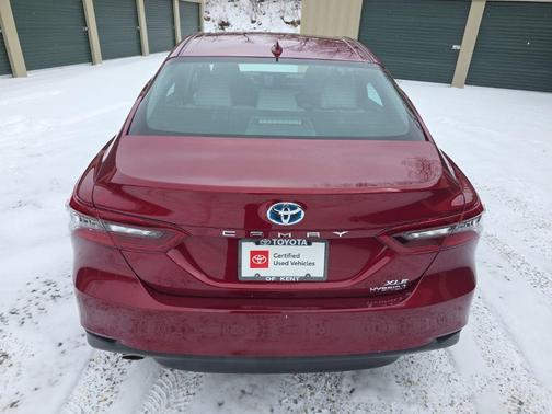 2021 Toyota Camry Hybrid XLE