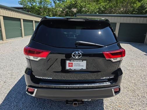 Midnight Black Metallic 2018 Toyota Highlander Limited Platinum