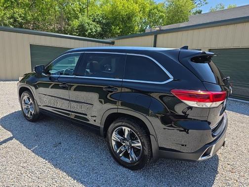 Midnight Black Metallic 2018 Toyota Highlander Limited Platinum