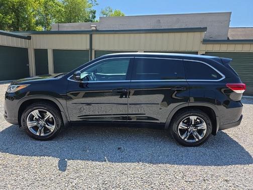 Midnight Black Metallic 2018 Toyota Highlander Limited Platinum