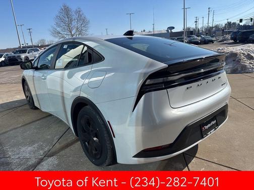 2026 Toyota Prius Plug-In Hybrid SE