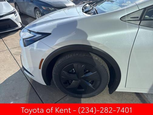 2026 Toyota Prius Plug-In Hybrid SE