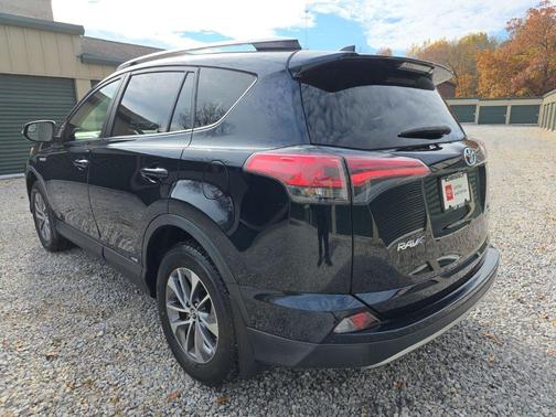 2017 Toyota RAV4 Hybrid XLE