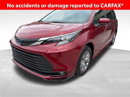 2025 Toyota Sienna XLE