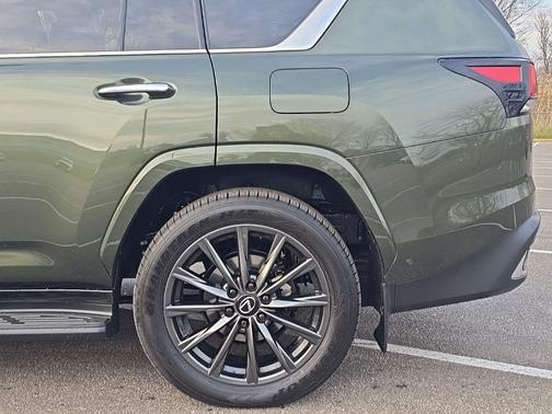 2025 Lexus LX 700h F SPORT