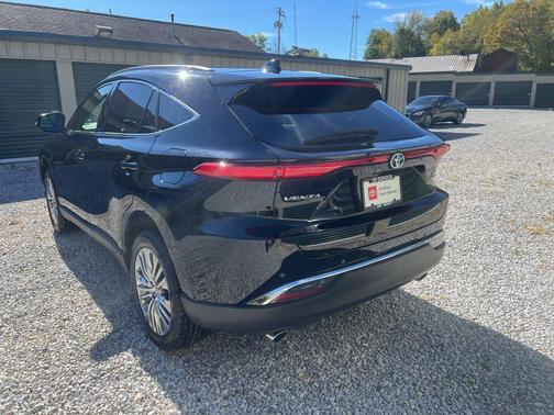 2022 Toyota Venza XLE