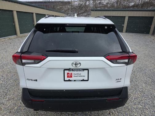 2024 Toyota RAV4 XLE