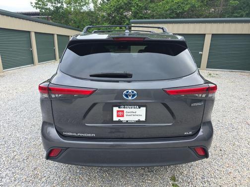 Magnetic Gray Metallic 2021 Toyota Highlander Hybrid XLE