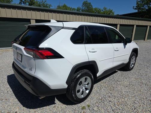 Ice Cap 2023 Toyota RAV4 LE