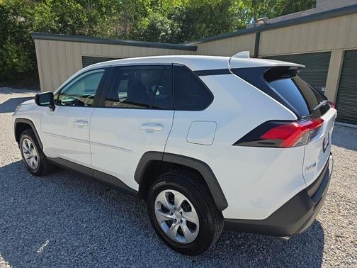 Ice Cap 2023 Toyota RAV4 LE