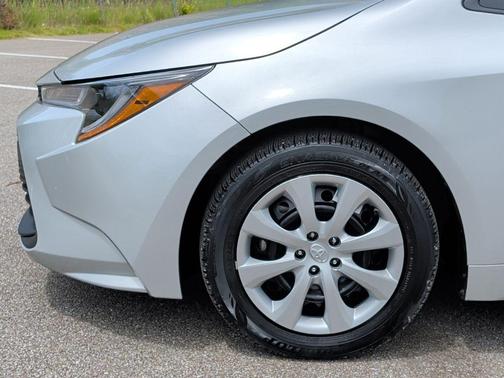 Classic Silver Metallic 2023 Toyota Corolla LE