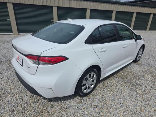 Ice Cap 2024 Toyota Corolla LE