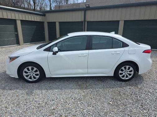 Ice Cap 2024 Toyota Corolla LE