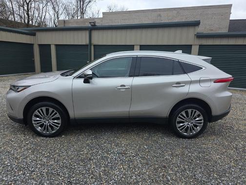 2023 Toyota Venza XLE