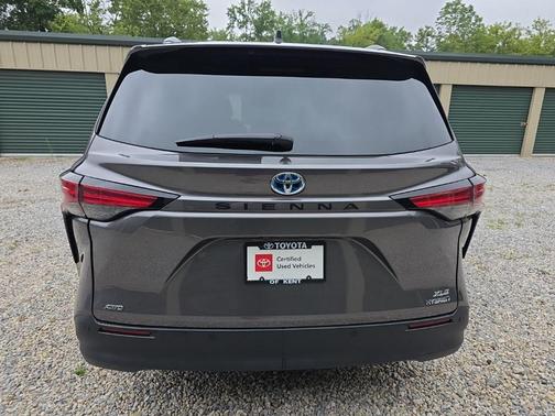 2022 Toyota Sienna XLE 7 Passenger
