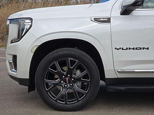 2023 GMC Yukon SLT
