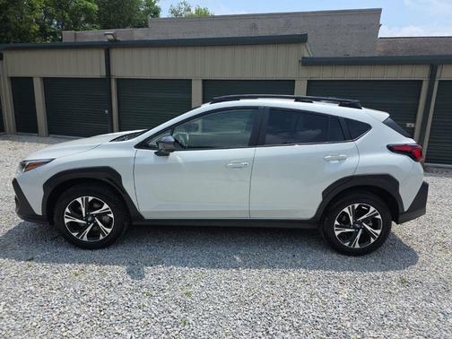 Crystal White Pearl 2025 Subaru Crosstrek Premium