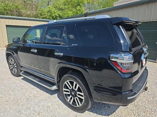 Midnight Black Metallic 2016 Toyota 4Runner Limited