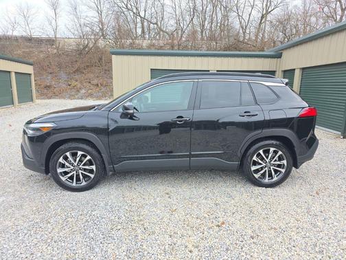 2023 Toyota Corolla Cross XLE