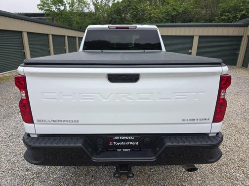 Summit White 2025 Chevrolet Silverado 2500 Custom