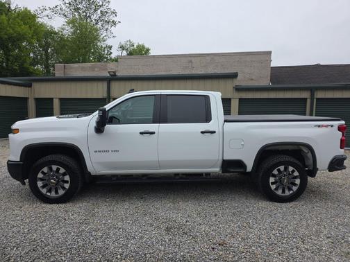 Summit White 2025 Chevrolet Silverado 2500 Custom