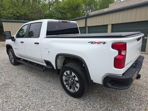 Summit White 2025 Chevrolet Silverado 2500 Custom