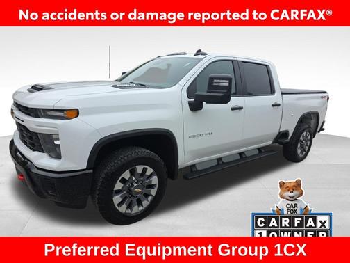 Summit White 2025 Chevrolet Silverado 2500 Custom