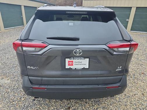 2020 Toyota RAV4 LE